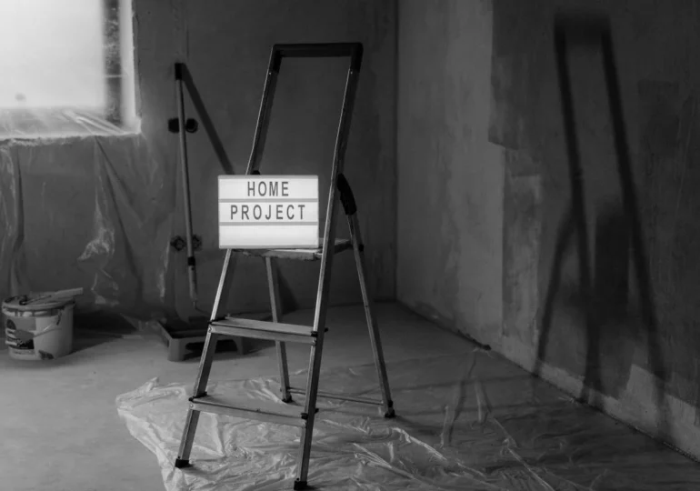 Jak spawać folie i rury z plastiku na budowie?